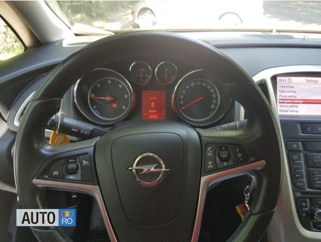 Second-hand Opel Astra 120 CP (88 kW) 2011 Negru Break