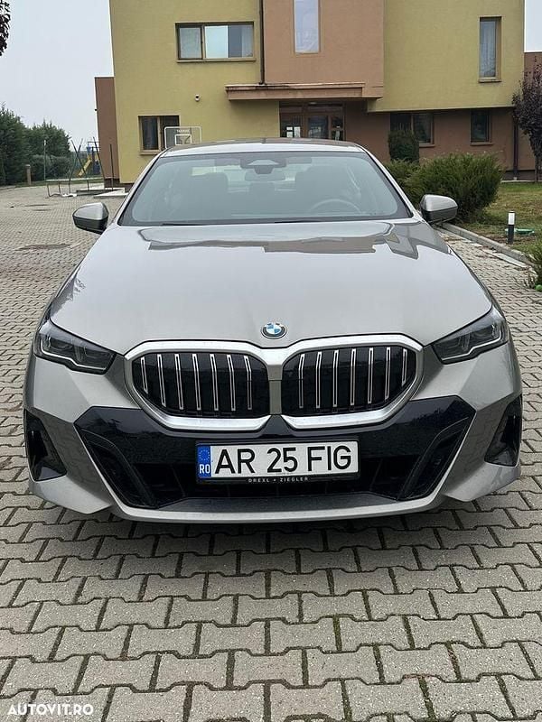 Culoaregri Utilizat 2024 BMW 520 Comfort Edition Berlinǎ | 53.400 EUR - Imagine 1/4