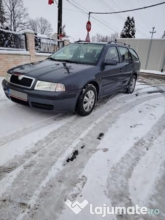 Utilizat 2008 Skoda Octavia Break | 1.650 EUR (Super Preț) - Imagine 1/4