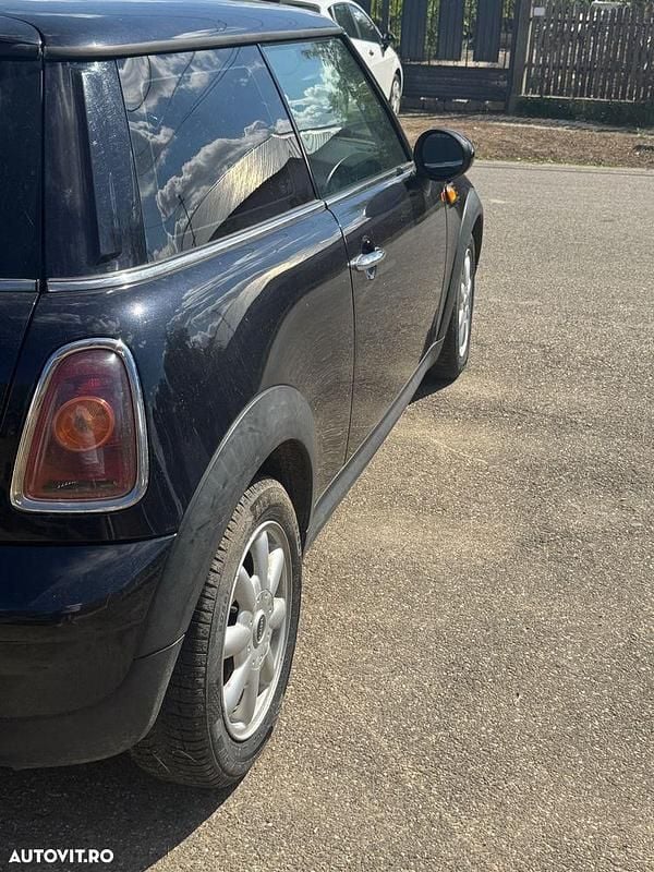 Culoarenegru Utilizat 2007 Mini Cooper Coupé Coupe | 10.000 EUR - Imagine 1/4
