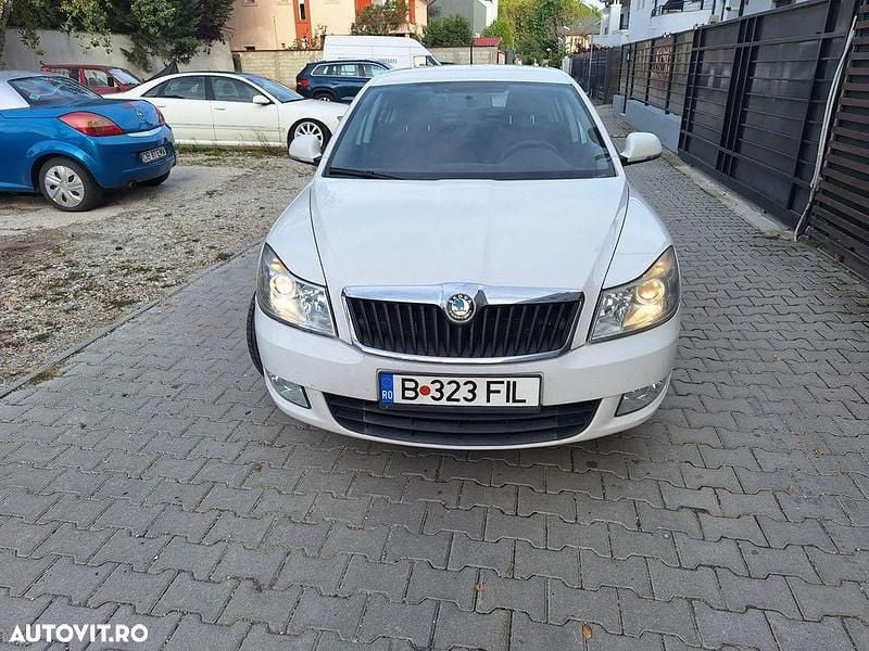 Culoarealb Utilizat 2012 Skoda Octavia Classic Hatchback | 5.299 EUR (Preț OK) - Imagine 1/4