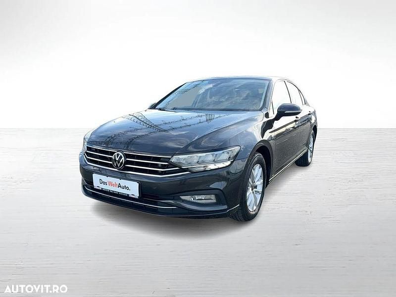 Gri mediu normal Utilizat 2021 VW Passat Comfortline Berlinǎ | 19.990 EUR (Preț OK) - Imagine 1/4