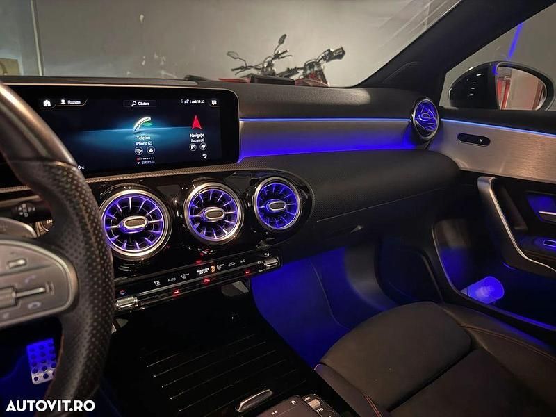 Second-hand Mercedes A180 136 CP (100 kW) 2019 Culoarealb Hatchback