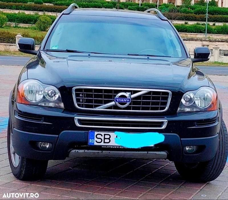 Culoarenegru Utilizat 2011 Volvo XC90 SUV | 9.300 EUR (Preț bun) - Imagine 1/4