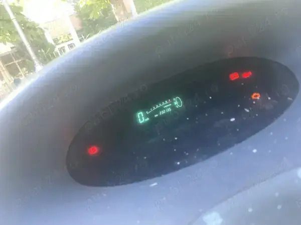 Utilizat 2002 Toyota Yaris Hatchback | 3.500 EUR - Imagine 1/4