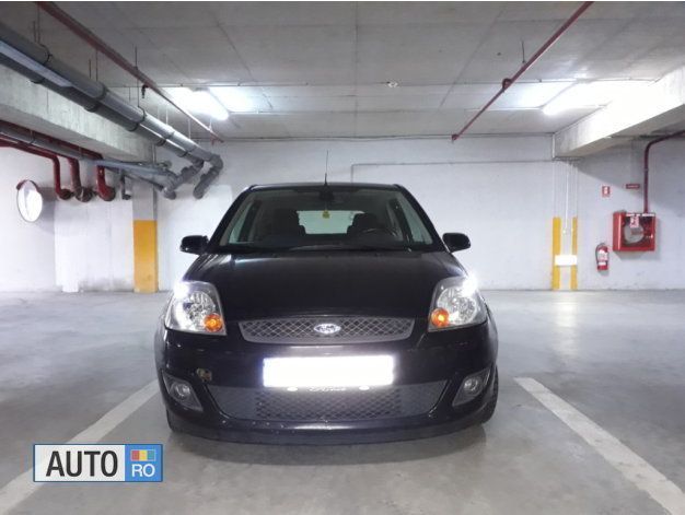 Second-hand Ford Fiesta 68 CP (50 kW) 2007 Negru Hatchback