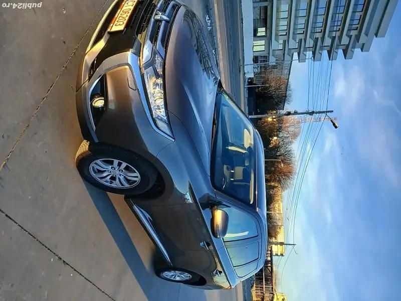 Second-hand Mitsubishi Outlander 220 CP (161 kW) 2016 SUV