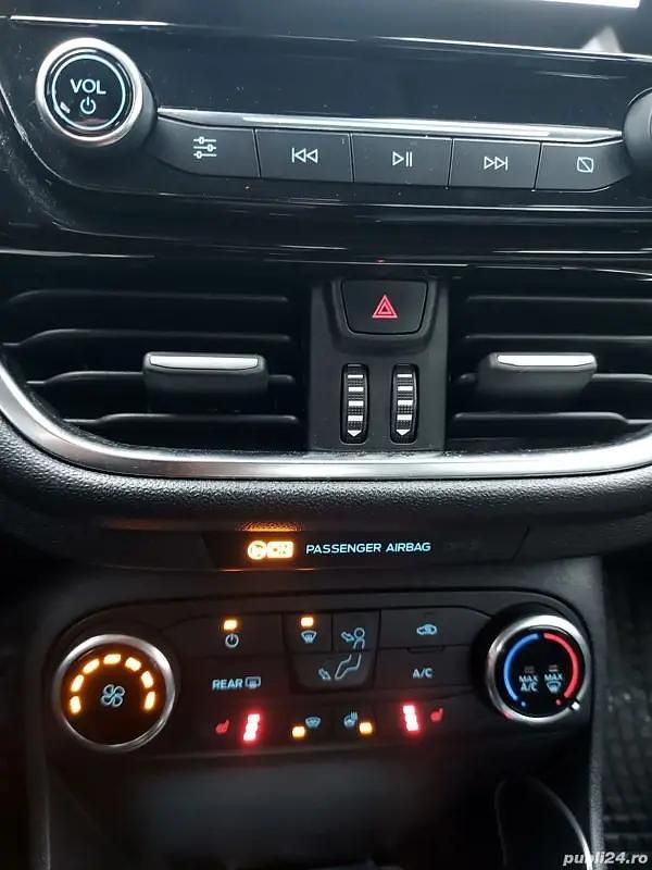 Second-hand Ford Fiesta Trend 100 CP (73 kW) 2017 Albastru Hatchback