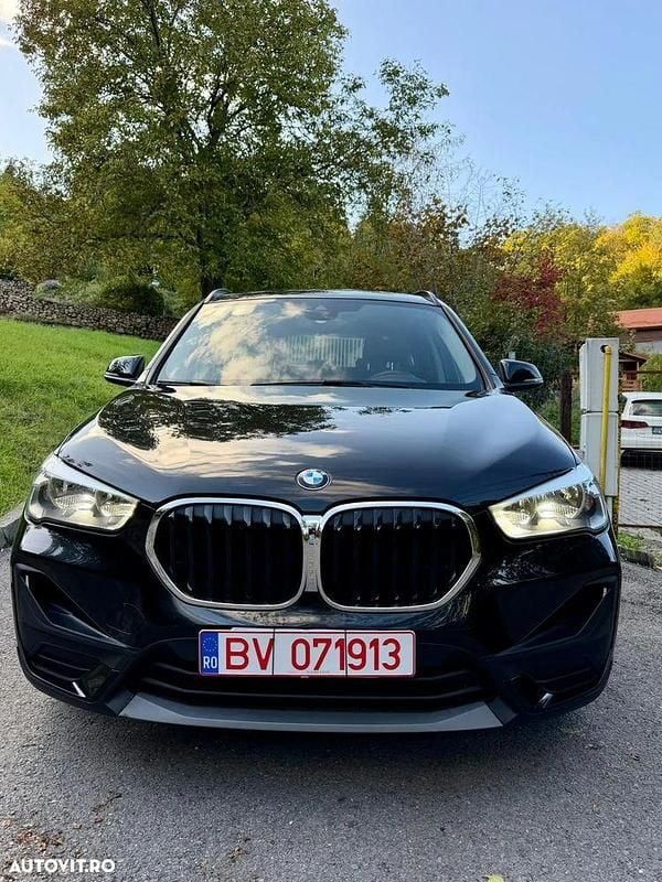 Culoarenegru Utilizat 2021 BMW X1 Advantage SUV | 21.460 EUR (Preț bun) - Imagine 1/4