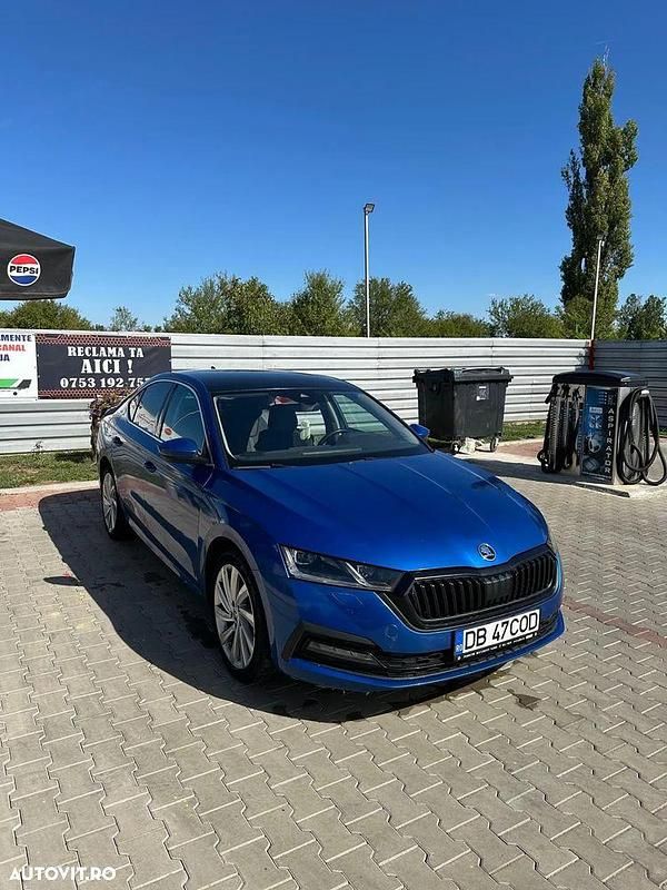 Culoarealbastru Utilizat 2022 Skoda Octavia Style Berlinǎ | 21.850 EUR (Preț bun) - Imagine 1/4