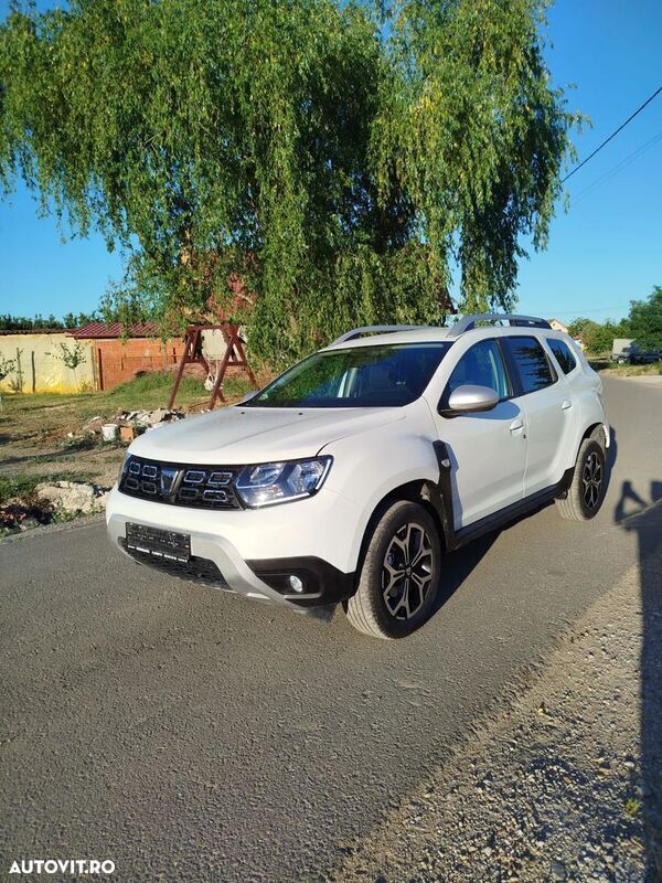 Alb Utilizat 2019 Dacia Duster Prestige SUV | 9.900 EUR (Preț bun) - Imagine 1/4