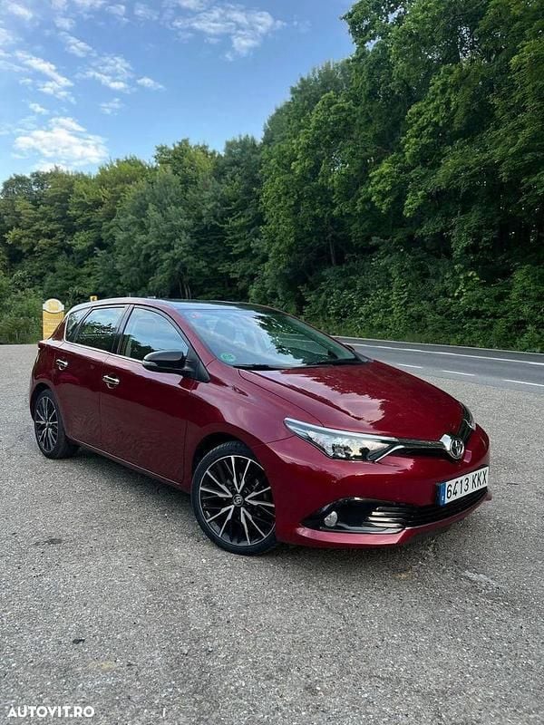 Rosu Utilizat 2018 Toyota Auris Comfort Hatchback | 11.300 EUR - Imagine 1/4