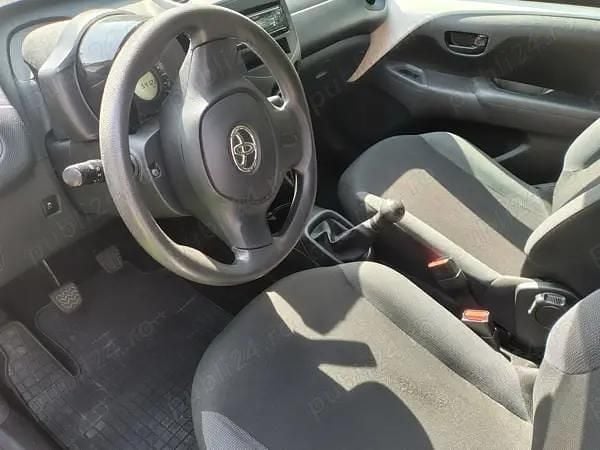 Second-hand Toyota Aygo 53 CP (38 kW) 2018 Alb Hatchback