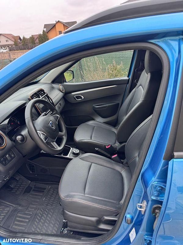 Second-hand Dacia Spring Essentiel 33 kW (45 CP) 2023 Culoarealbastru Hatchback