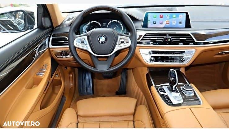 Second-hand BMW 740 iPerformance 326 CP (239 kW) 2017 Culoarenegru Berlinǎ