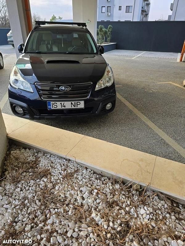 Culoarealbastru Utilizat 2013 Subaru Outback Comfort SUV | 7.500 EUR - Imagine 1/4