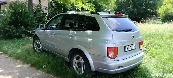 Argintiu Utilizat 2006 Ssangyong Kyron SUV | 2.990 EUR - Imagine 1/4