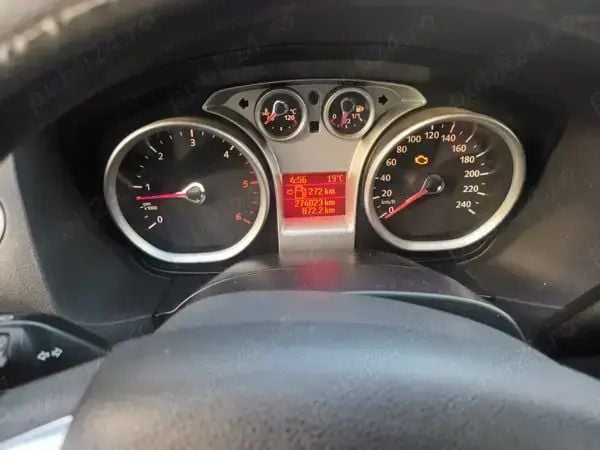 Utilizat 2010 Ford Focus Break | 1.500 EUR (Super Preț) - Imagine 1/3