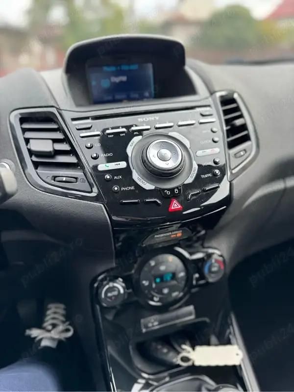 Second-hand Ford Fiesta Titanium 80 CP (58 kW) 2015 Hatchback