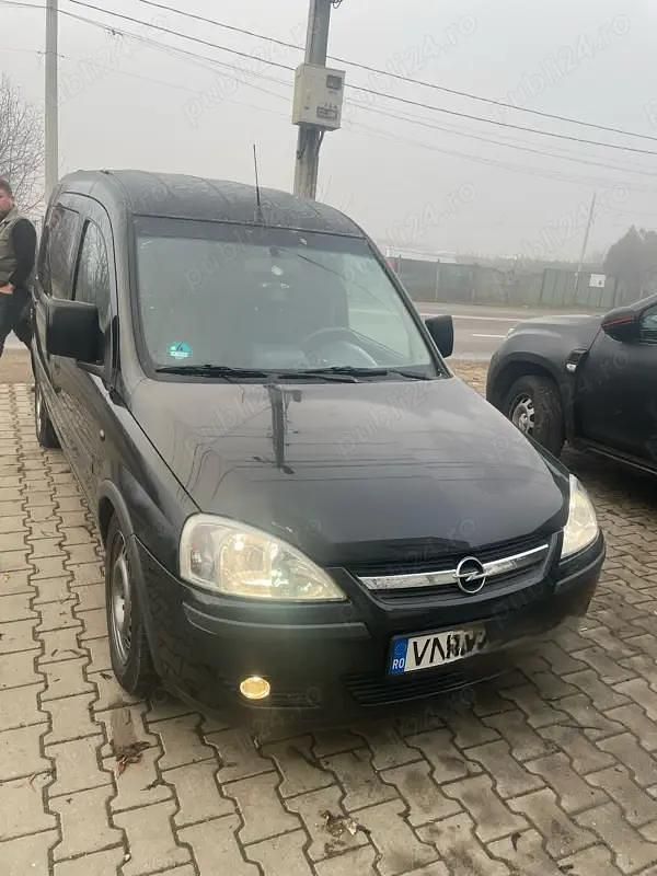 Second-hand Opel Combo 101 CP (74 kW) 2006 Negru Monovolum