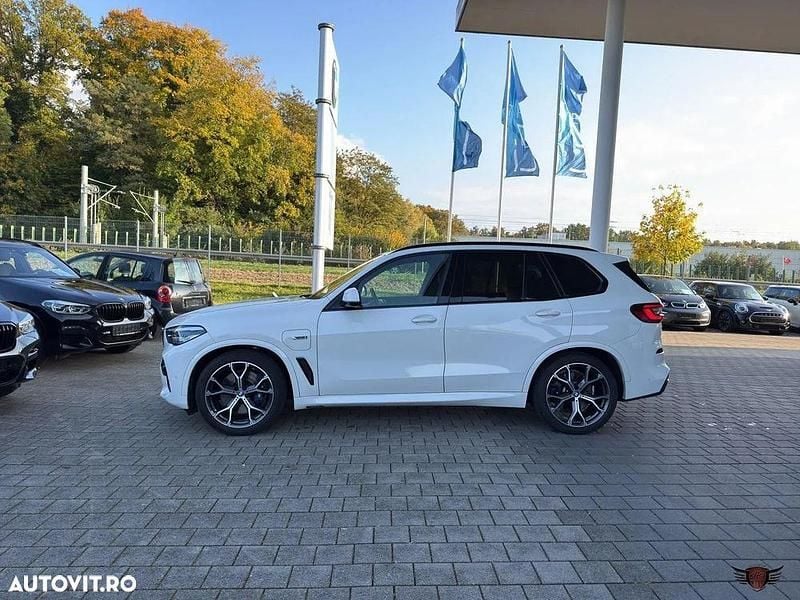 Second-hand BMW X5 Comfort Edition 394 CP (289 kW) 2022 Culoarealb SUV