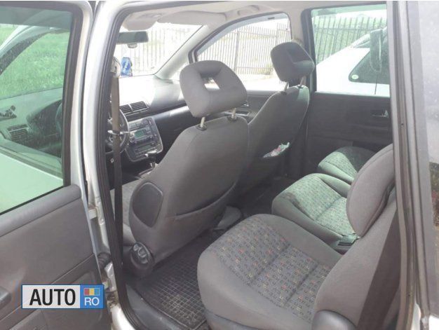 Second-hand VW Sharan 116 CP (85 kW) 2003 Gri Monovolum