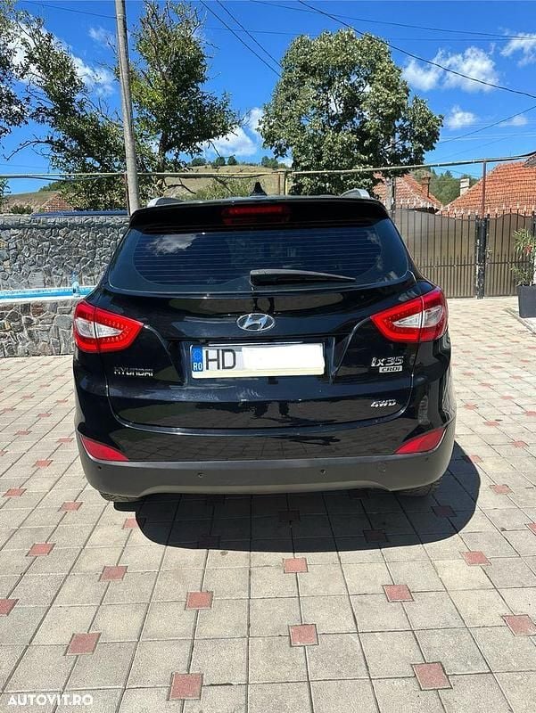 Second-hand Hyundai ix35 Comfort 136 CP (100 kW) 2015 Culoarenegru SUV