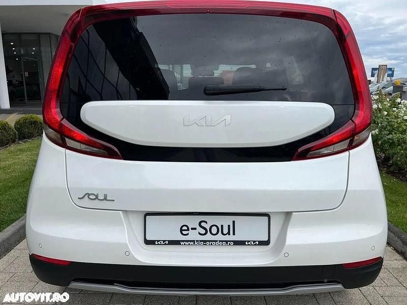 Second-hand Kia Soul EV Motion 100 kW (136 CP) 2021 Culoarealb SUV