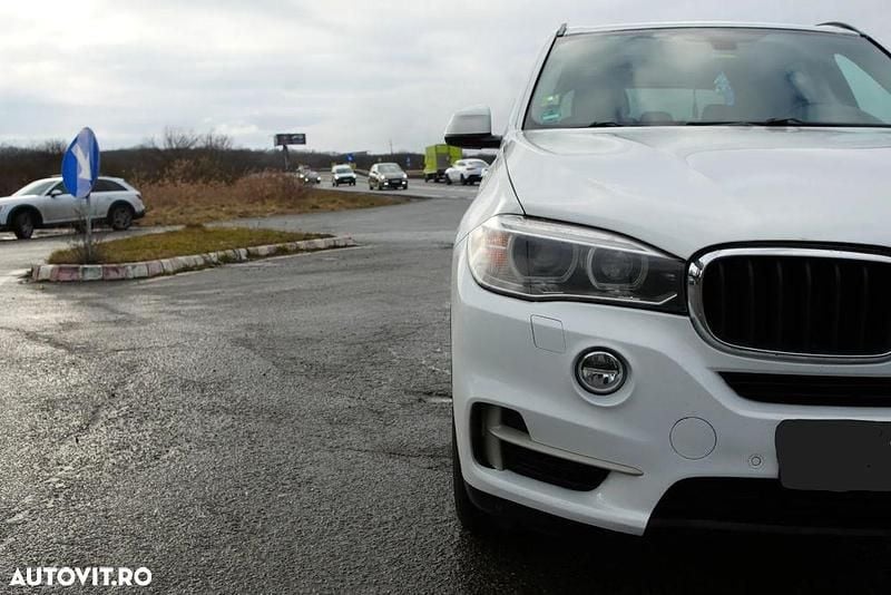 Second-hand BMW X5 Comfort Edition 258 CP (189 kW) 2015 Culoarealb SUV