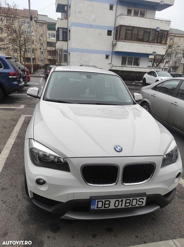 Culoarealb Utilizat 2013 BMW X1 SUV | 10.000 EUR (Preț bun) - Imagine 1/4
