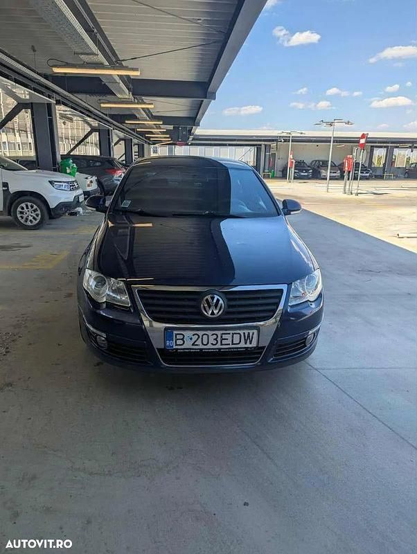 Culoarealbastru Utilizat 2009 VW Passat Comfortline Berlinǎ | 4.650 EUR (Puțin scump) - Imagine 1/4
