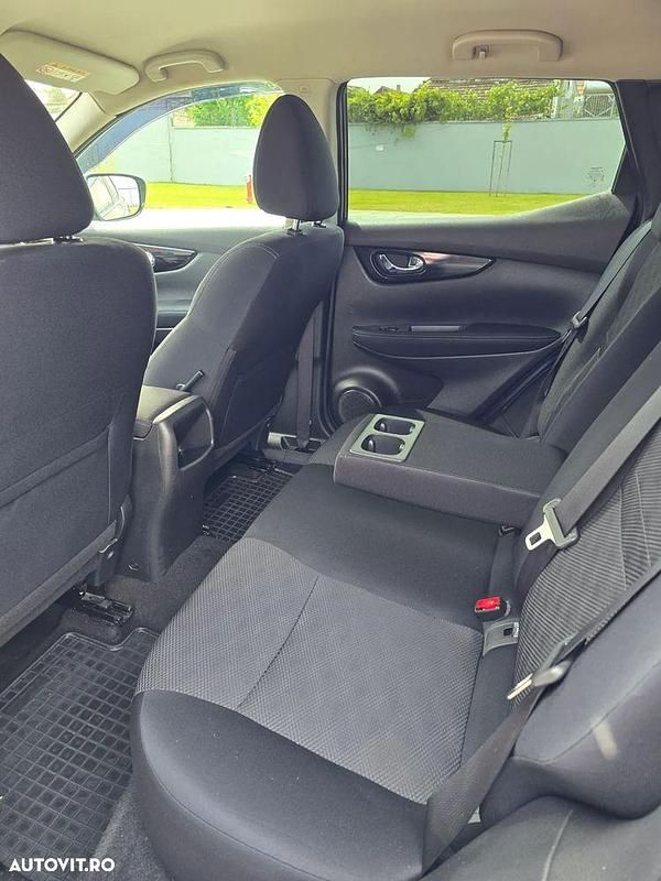 Second-hand Nissan Qashqai N-Connecta 130 CP (95 kW) 2017 Culoarenegru SUV