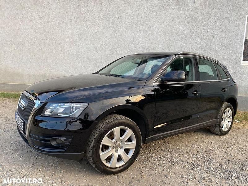Culoarenegru Utilizat 2012 Audi Q5 Comfort SUV | 10.299 EUR (Super Preț) - Imagine 1/4