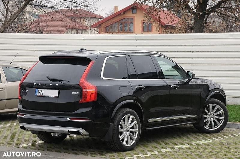 Second-hand Volvo XC90 Inscription 235 CP (172 kW) 2018 Culoarenegru SUV