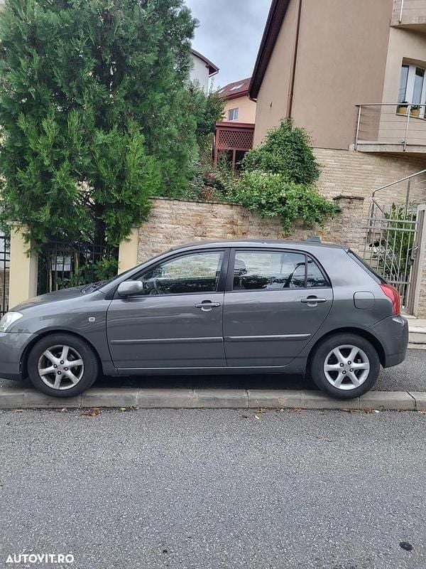 Culoaregri Utilizat 2005 Toyota Corolla Berlinǎ | 2.200 EUR (Preț OK) - Imagine 1/3