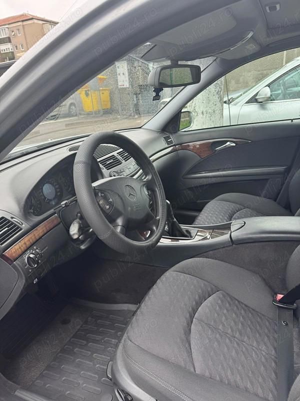 Second-hand Mercedes 200 140 CP (102 kW) 2004 Berlinǎ