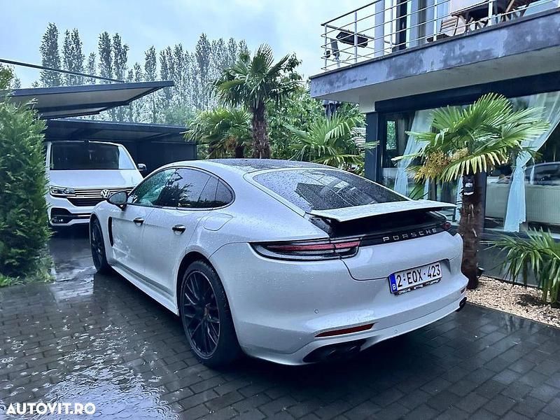 Second-hand Porsche Panamera 330 CP (242 kW) 2018 Culoarealb Berlinǎ