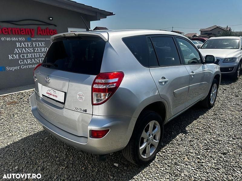 Second-hand Toyota RAV4 150 CP (110 kW) 2012 Culoareargint SUV
