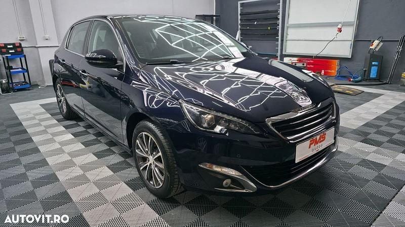 Second-hand Peugeot 308 Allure 125 CP (91 kW) 2013 Culoarealbastru Hatchback