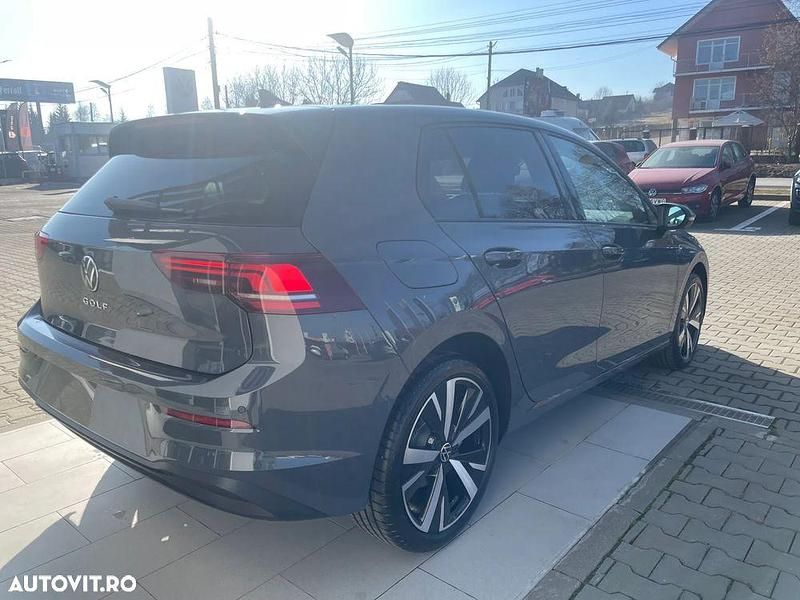 Second-hand VW Golf VIII Life 150 CP (110 kW) 2024 Culoaregri Hatchback