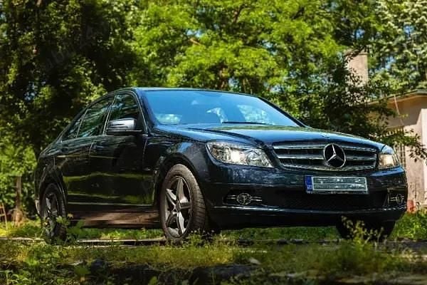 Second-hand Mercedes C200 135 CP (99 kW) 2010 Gri Berlinǎ