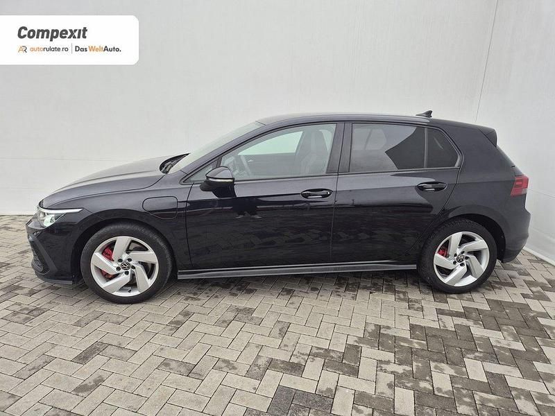Second-hand VW Golf VIII GTE 245 CP (180 kW) 2021 Culoarenegru Hatchback