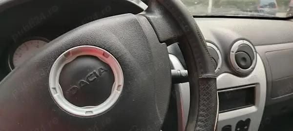 Utilizat 2008 Dacia Sandero Hatchback | 2.000 EUR - Imagine 1/4