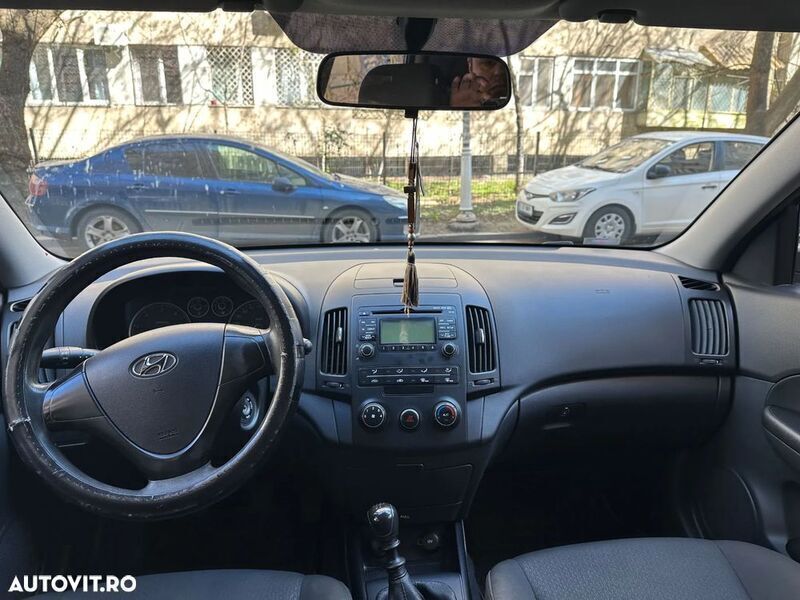 Negru Utilizat 2008 Hyundai i30 Comfort Hatchback | 2.199 EUR (Preț bun) - Imagine 1/4