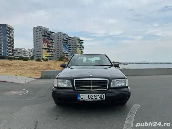 Negru Utilizat 1993 Mercedes C200 Berlinǎ | 4.500 EUR - Imagine 1/4