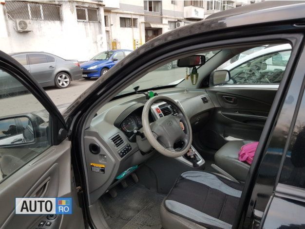 Negru Utilizat 2006 Hyundai Tucson SUV | 5.000 EUR (Puțin scump) - Imagine 1/1
