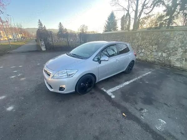 Utilizat 2012 Toyota Auris Hybrid Hatchback | 5.990 EUR (Preț OK) - Imagine 1/4