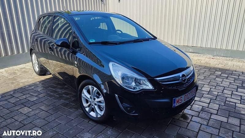 Culoarenegru Utilizat 2012 Opel Corsa Sport | 3.850 EUR (Preț OK) - Imagine 1/4
