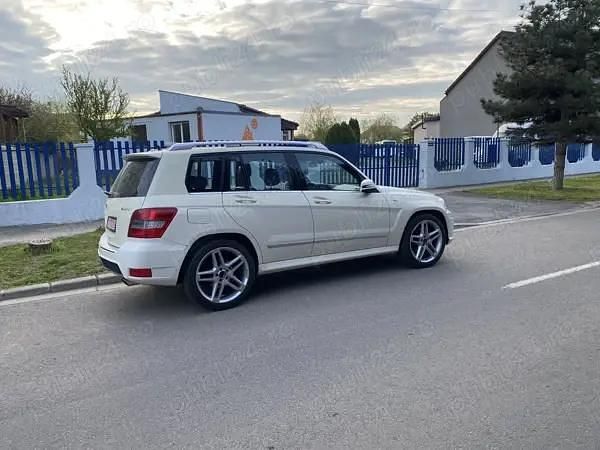 Utilizat 2011 Mercedes GLK220 SUV | 8.800 EUR (Preț bun) - Imagine 1/4