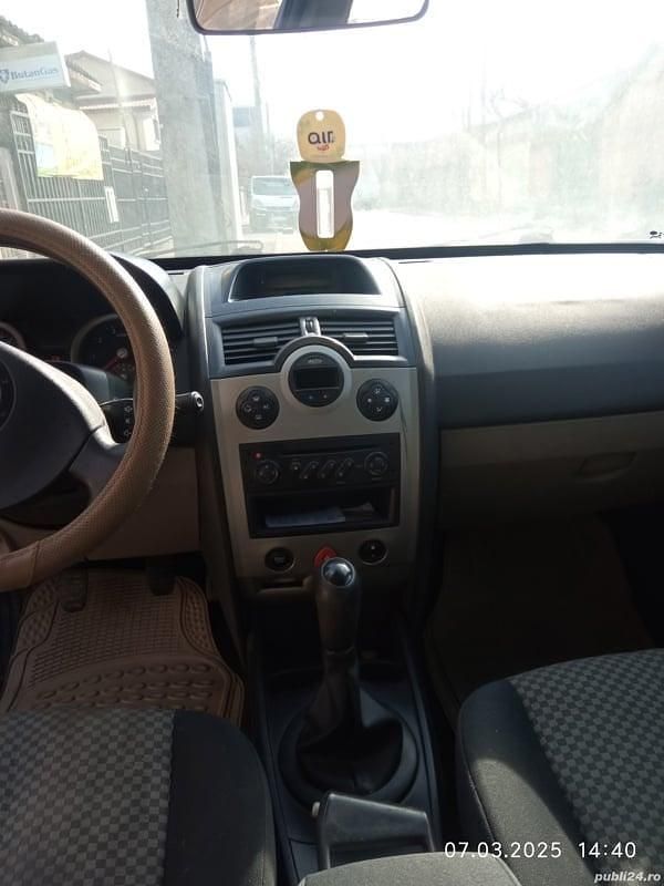 Utilizat 2005 Renault Mégane II Berlinǎ | 7.800 EUR - Imagine 1/4